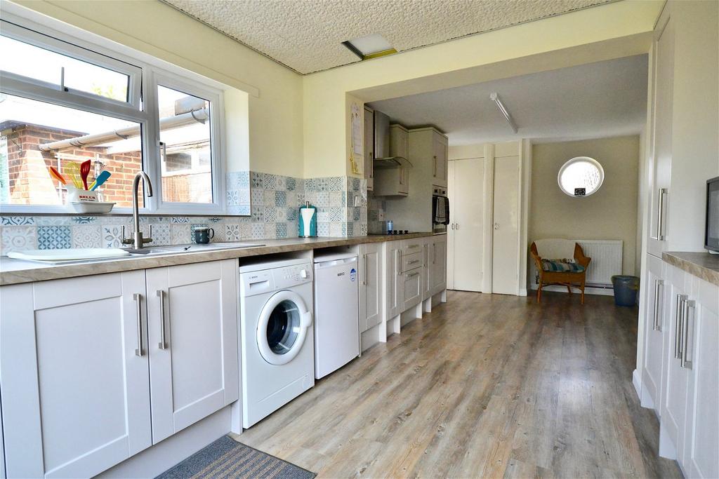 West Side, North Littleton, Evesham, WR11 8QP 3 bed detached bungalow for sale £525,000