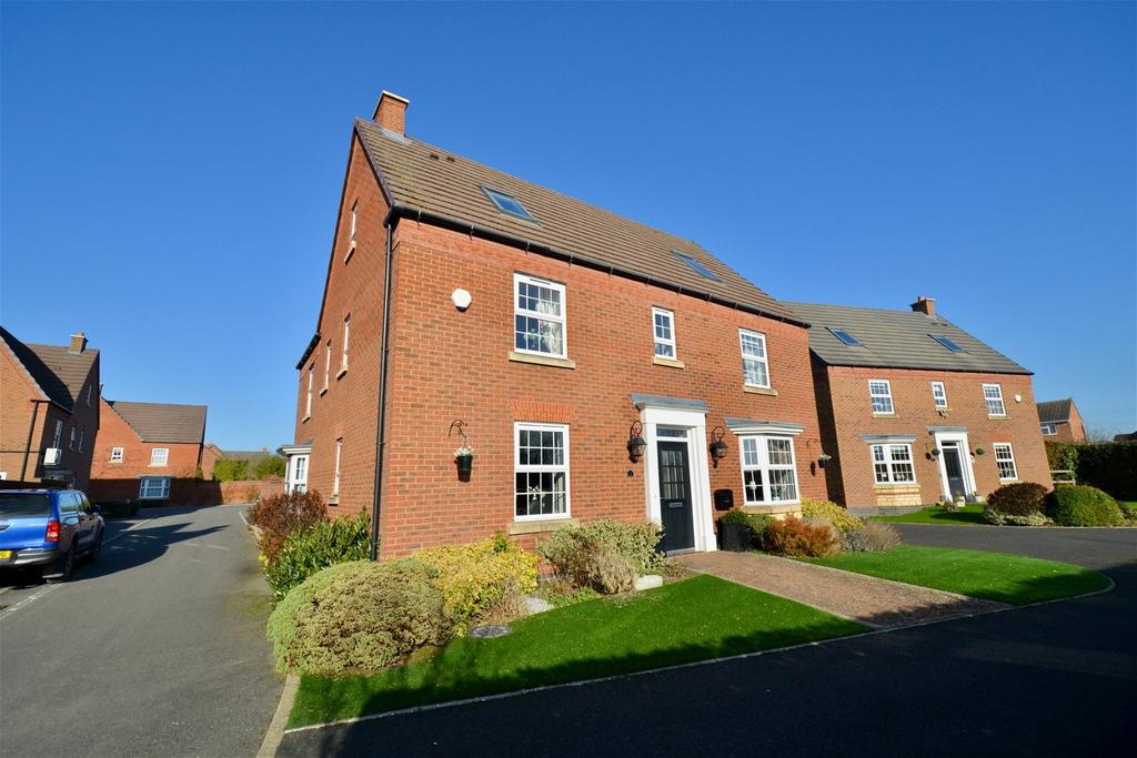 Herdwick Drive, Honeybourne, Evesham, WR11 7AN 6 bed detached house for