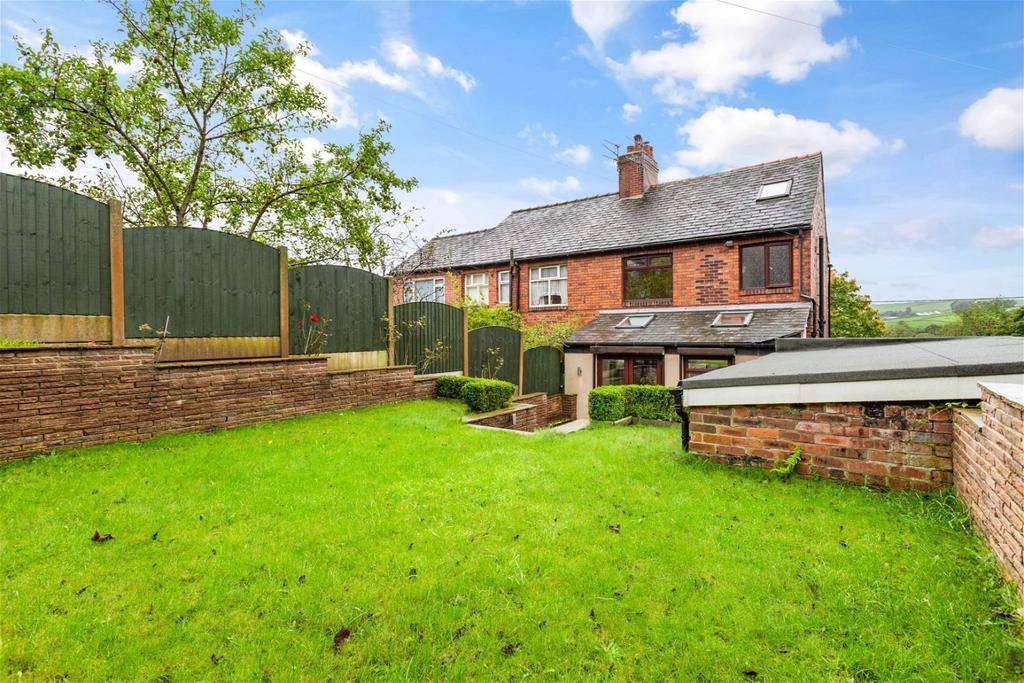 Oldham Road, Grasscroft, Saddleworth 3 bed semidetached house for sale