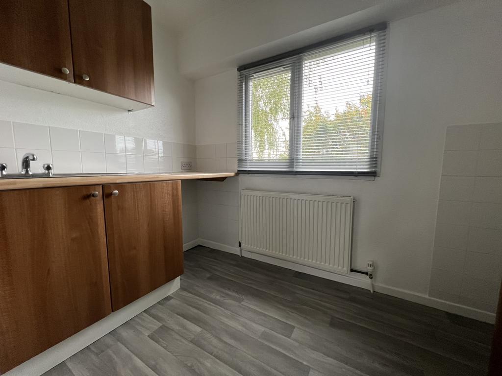 Shannon Drive, Brownhills, WS8 1 bed flat £615 pcm (£142 pw)