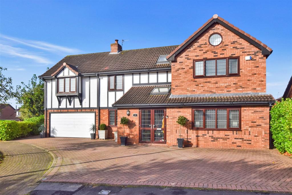 Aylsham Close, Widnes 5 bed detached house £700,000