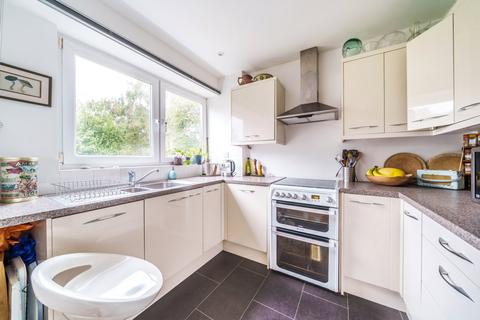 14 Fellbrook, Richmond, TW10 7UW