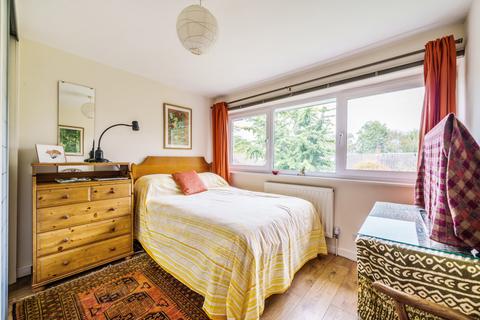 14 Fellbrook, Richmond, TW10 7UW
