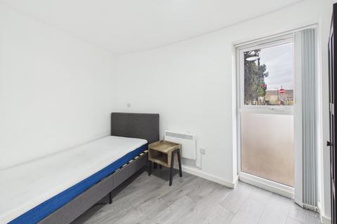 3 bedroom apartment to rent, Stoke Road, Slough, Berkshire, SL2