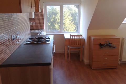 Studio to rent, Boscombe Spa Road