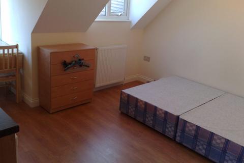 Studio to rent, Boscombe Spa Road