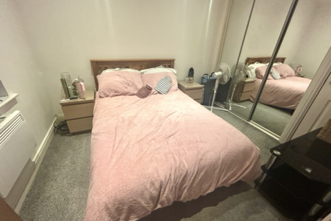 1 bedroom semi-detached bungalow to rent, Christchurch Road, Boscombe
