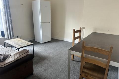 2 bedroom flat to rent, Old Christchurch Road, Bournemouth