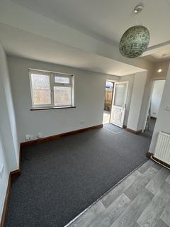 1 bedroom detached bungalow to rent, Portman Road