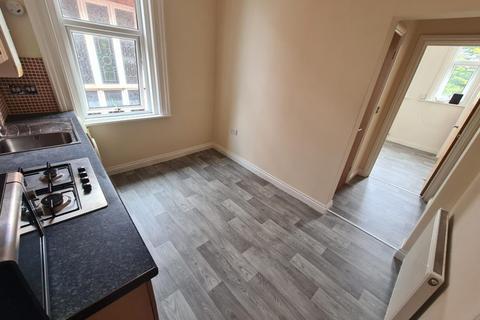 Studio to rent, Flat 9, Boscombe Spa Road, BH5 1AW