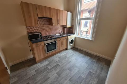 Studio to rent, Flat 9, Boscombe Spa Road, BH5 1AW