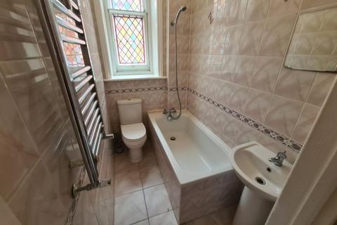 Studio to rent, Flat 9, Boscombe Spa Road, BH5 1AW