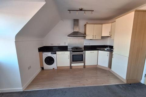 1 bedroom flat to rent, Sandown House, Westby Road