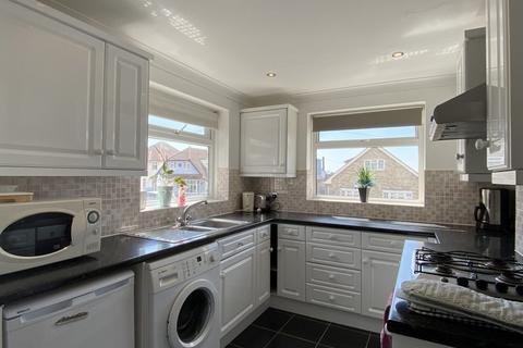 3 bedroom apartment to rent, Southbourne Overcliff Drive