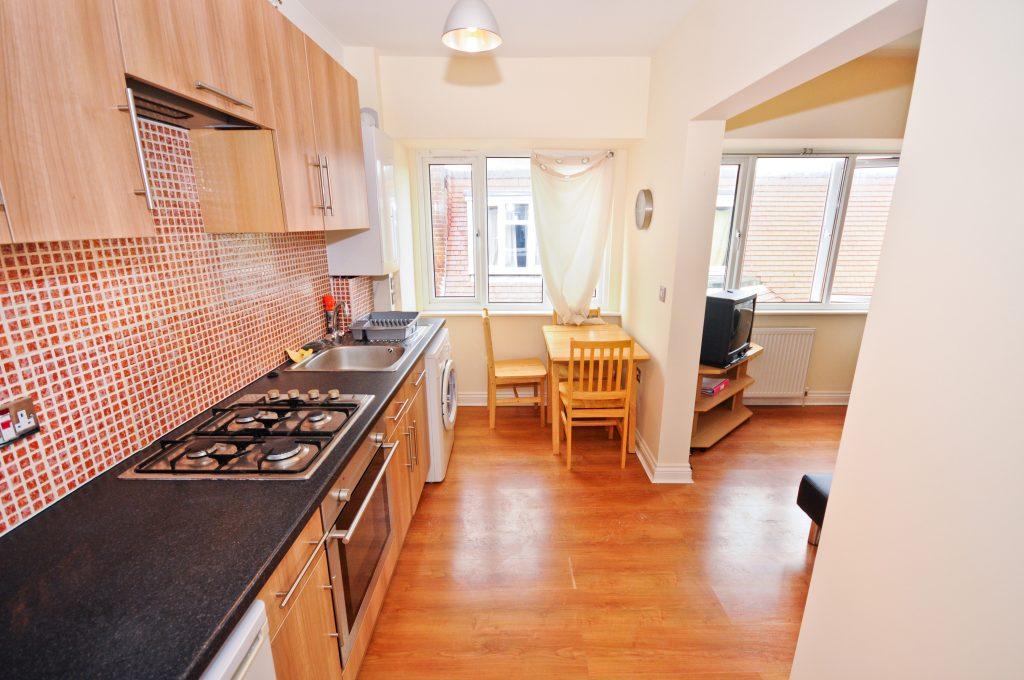 Boscombe Spa Road 1 bed flat to rent - £850 pcm (£196 pw)