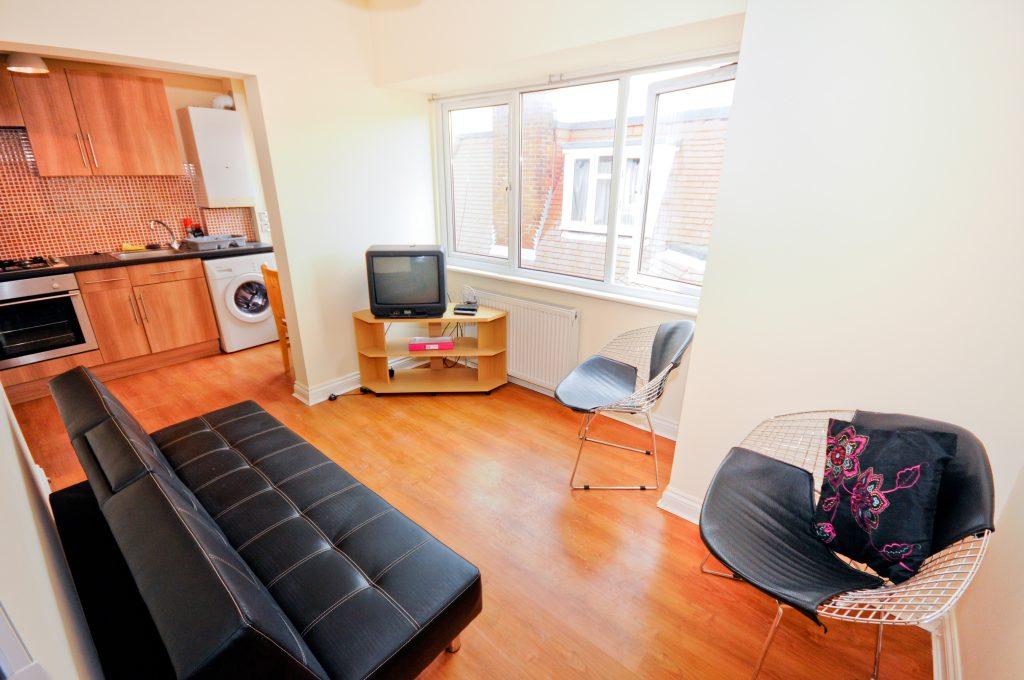 Boscombe Spa Road 1 bed flat to rent - £850 pcm (£196 pw)