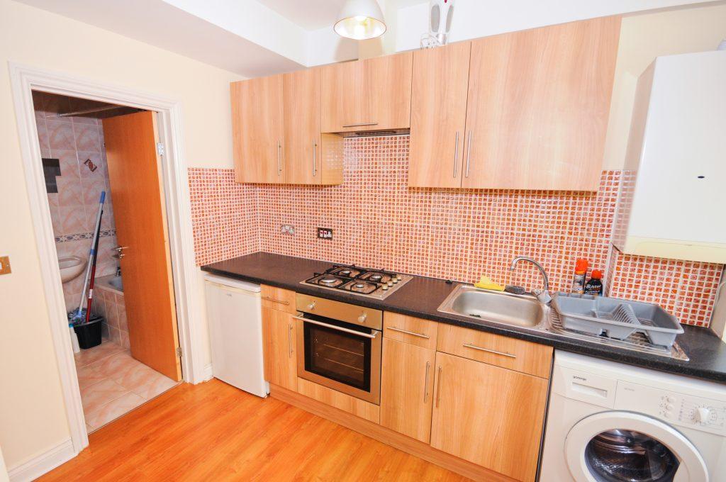 Spa Road 1 bed flat to rent £850 pcm (£196 pw)