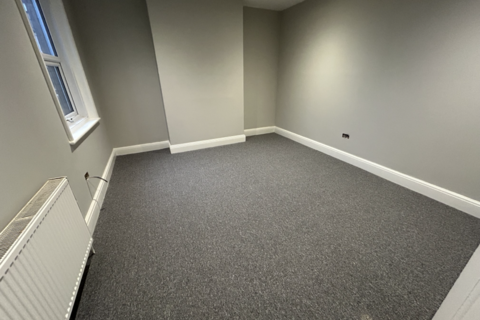2 bedroom flat to rent, Holdenhurst Road, Bournemouth