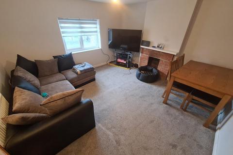 2 bedroom flat to rent, Windham Road, Boscombe