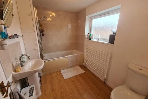 2 bedroom flat to rent, Windham Road, Boscombe