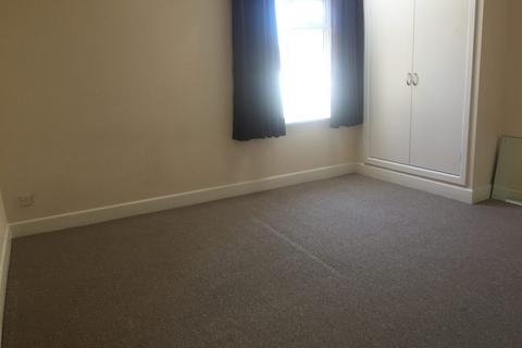 2 bedroom flat to rent, Sea Road