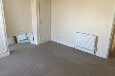 2 bedroom flat to rent, Sea Road