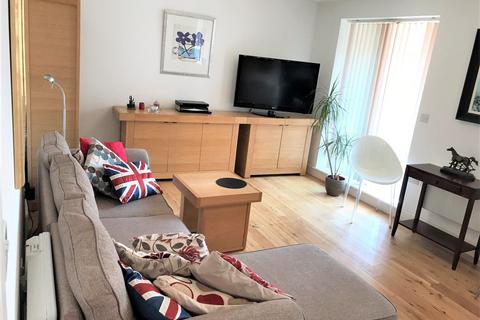 2 bedroom flat for sale, Honeycombe Beach, Honeycombe Chine