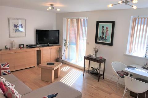2 bedroom apartment to rent, Honeycombe Beach, Bournemouth