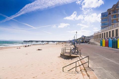 2 bedroom apartment to rent, Honeycombe Beach, Bournemouth