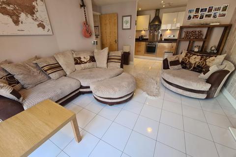 2 bedroom flat to rent, Honeycombe Beach, Boscombe