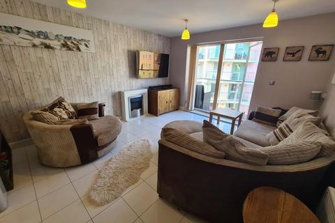 2 bedroom flat to rent, Honeycombe Beach, Boscombe