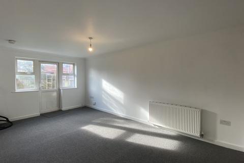2 bedroom flat to rent, Edward Court, Shelley Road East