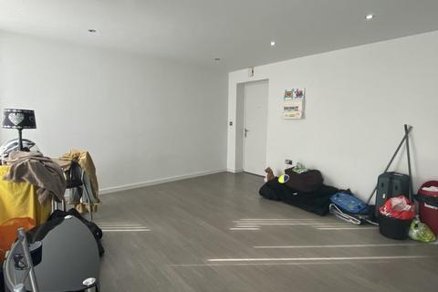Studio to rent, Oasis One, Palmerston Road