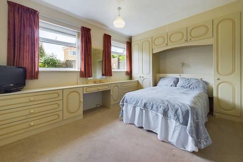 2 bedroom detached bungalow for sale - Bryn Castell, Radyr, Cardiff. CF15