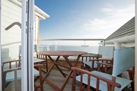 Honeycombe Beach Penthouse