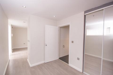 Studio to rent, Oasis One, Palmerston Road