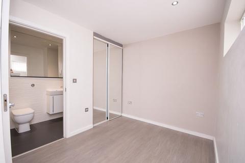 Studio to rent, Oasis One, Palmerston Road