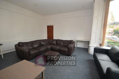8 bedroom terraced house to rent, Cardigan Road, Hyde Park LS6
