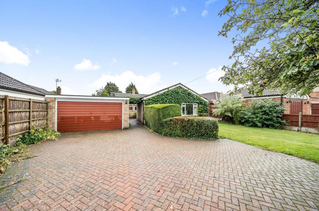 Box End Road, Kempston, Bedford 3 bed detached bungalow £650,000