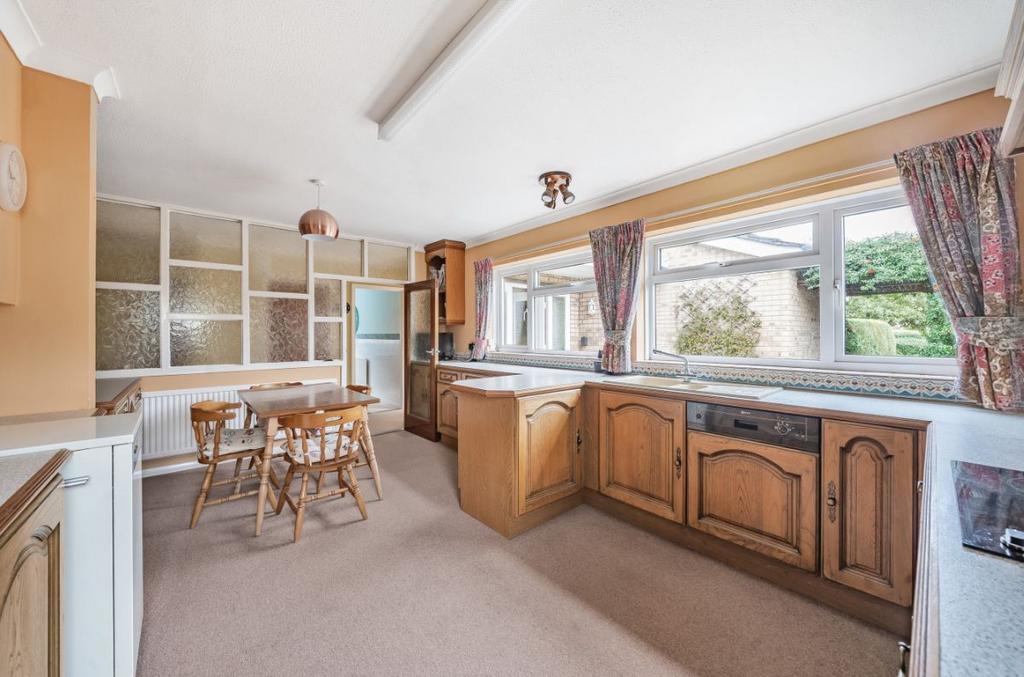 Box End Road, Kempston, Bedford 3 bed detached bungalow £650,000