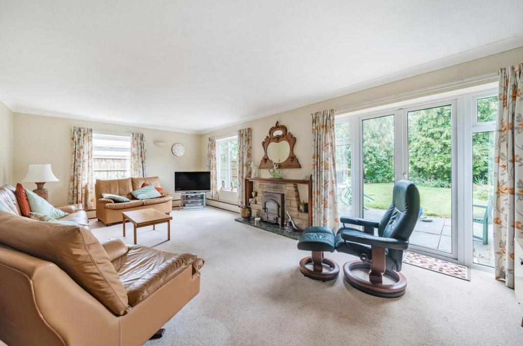 Box End Road, Kempston, Bedford 3 bed detached bungalow £650,000