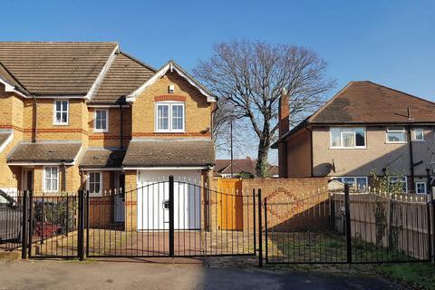 3 bedroom end of terrace house for sale, St. Johns Close, Southgate
