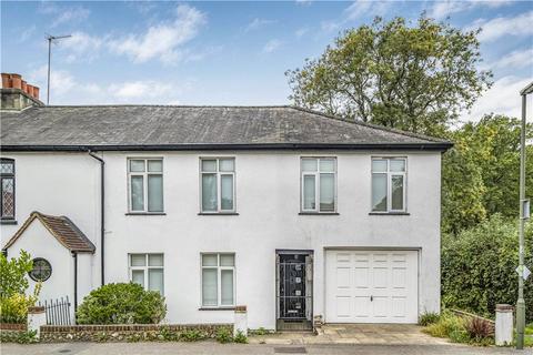 147 Buxton Lane, Caterham, CR3 5HN