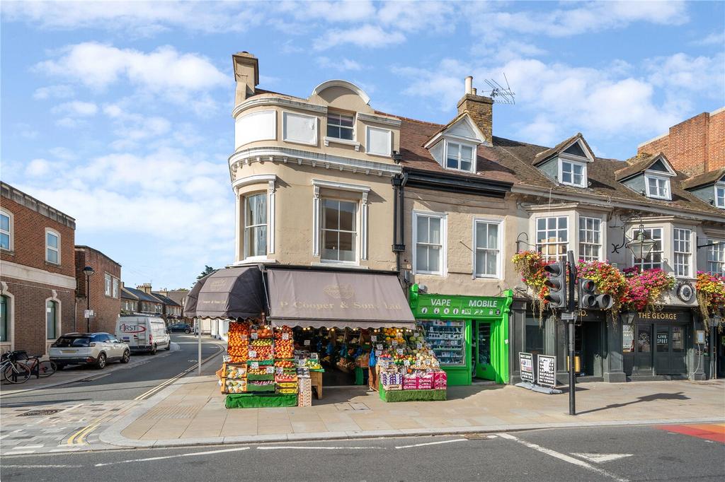 Queens Road, Twickenham 2 bed flat for sale £650,000