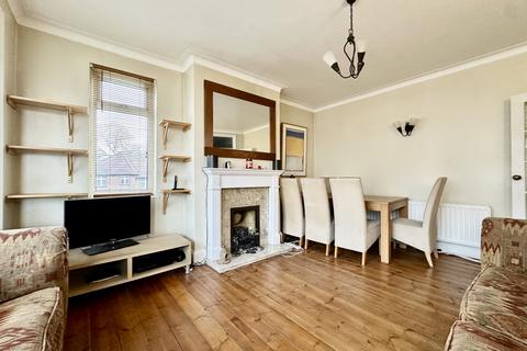 2 bedroom flat to rent, Royal Court, Court Road, Eltham, SE9