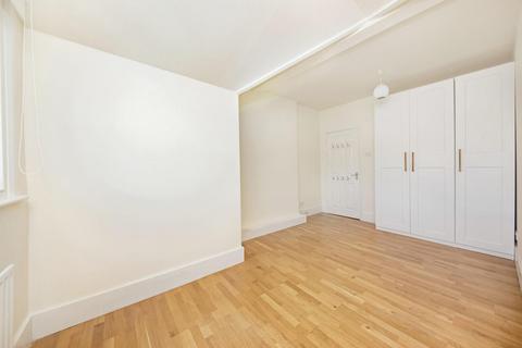 2 bedroom apartment to rent, Thurlow Park Road , Dulwich, London, SE21