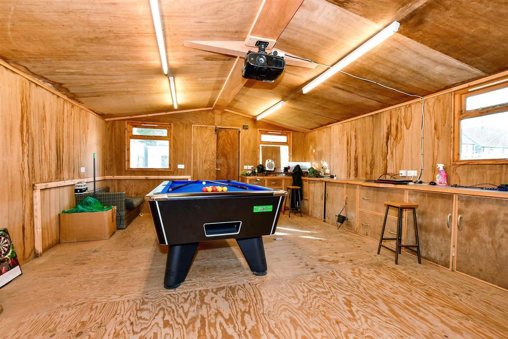 Workshop/Outbuildings