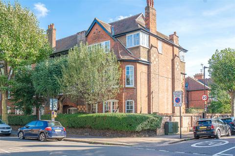 3 bedroom flat for sale, The Gables, Fortis Green, London, N10