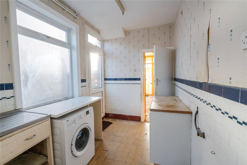 Kitchen (2)