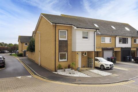 3 bedroom end of terrace house for sale, Olympia Way, Whitstable